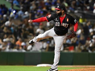 Cueto amarró al Licey y Caminero lo apaleó para adelantar al Escogido