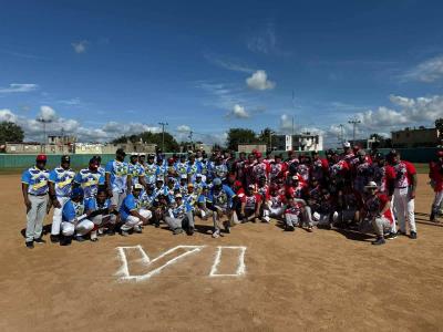 Delio Peña Retirados lleva a cabo sexto Clásico de Softbol