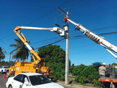 Edesur coloca banco de reguladores en San Cristóbal