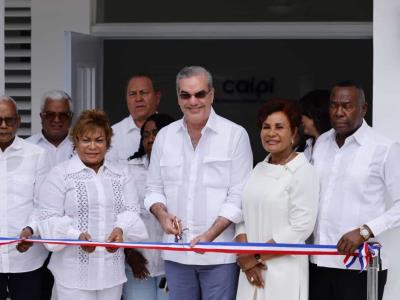 El presidente Luis Abinader inaugura un Caipi en Boca Chica