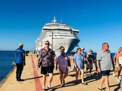 El puerto de Cabo Rojo recibe su octavo crucero