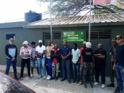 Envían a la justicia a dos dominicanos por tráfico de indocumentados