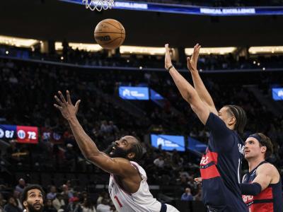 Harden llega a 79 triples-dobles y Clippers apalean a Wizards