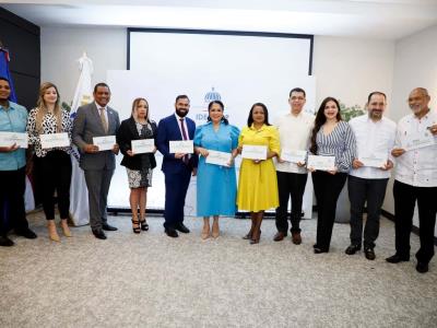 Idecoop presenta documento educativo