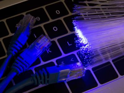 Indotel aumenta velocidad mínima de internet de banda ancha