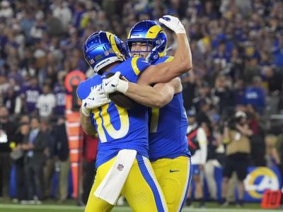 Los Angeles Rams aplastan a los Vikings en partido de comodines