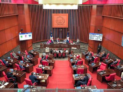 Los senadores ausentes son menos, pero sus cifras son alarmantes