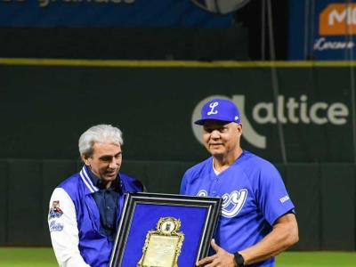 Los Tigres del Licey rinden homenaje a José Rafael González