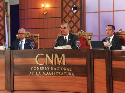 Luis Abinader promulga ley para que CNM designe procurador