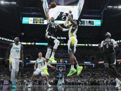 NBA: Bucks con Antetokounmpo remontan tras un mal inicio