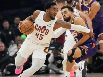 NBA: Donovan Mitchell anota 33 y lleva a Cavaliers vencen Suns