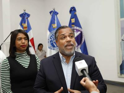Realizan panel sobre nuevas tendencias en Comunicación Estratégica