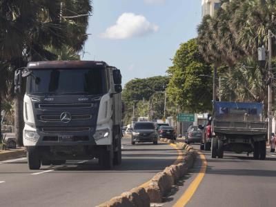 Restringen tránsito de los camiones por el malecón de Santo Domingo