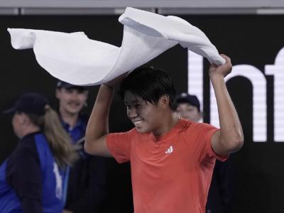 Tien sorprende a Daniil Medvedev y avanza en el Australian Open