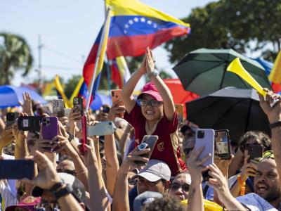 Venezolanos, segundo grupo predominante entre trabajadores extranjeros