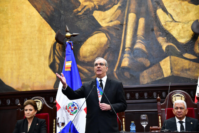 Abinader decreta que las bandas armadas en Haití son consideradas organizaciones terroristas.