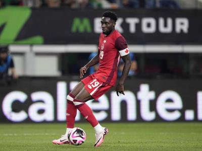 Alphonso Davies decide permanecer en el Bayern Múnich