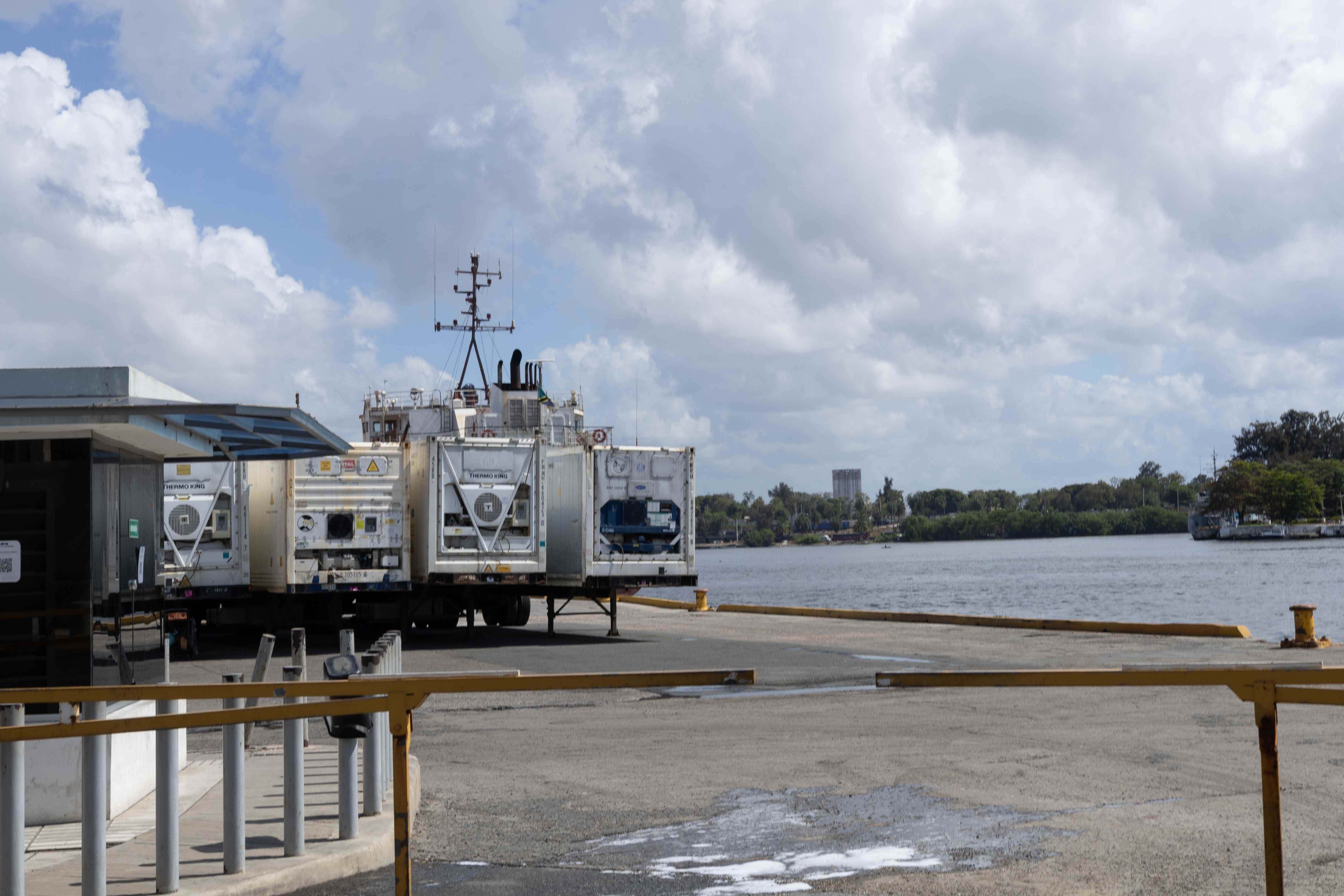 En el Puerto de santo Domingo a media mañana no había tantos camiones.