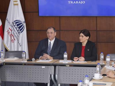 Aumento salarial 2025: diálogo tripartito en República Dominicana