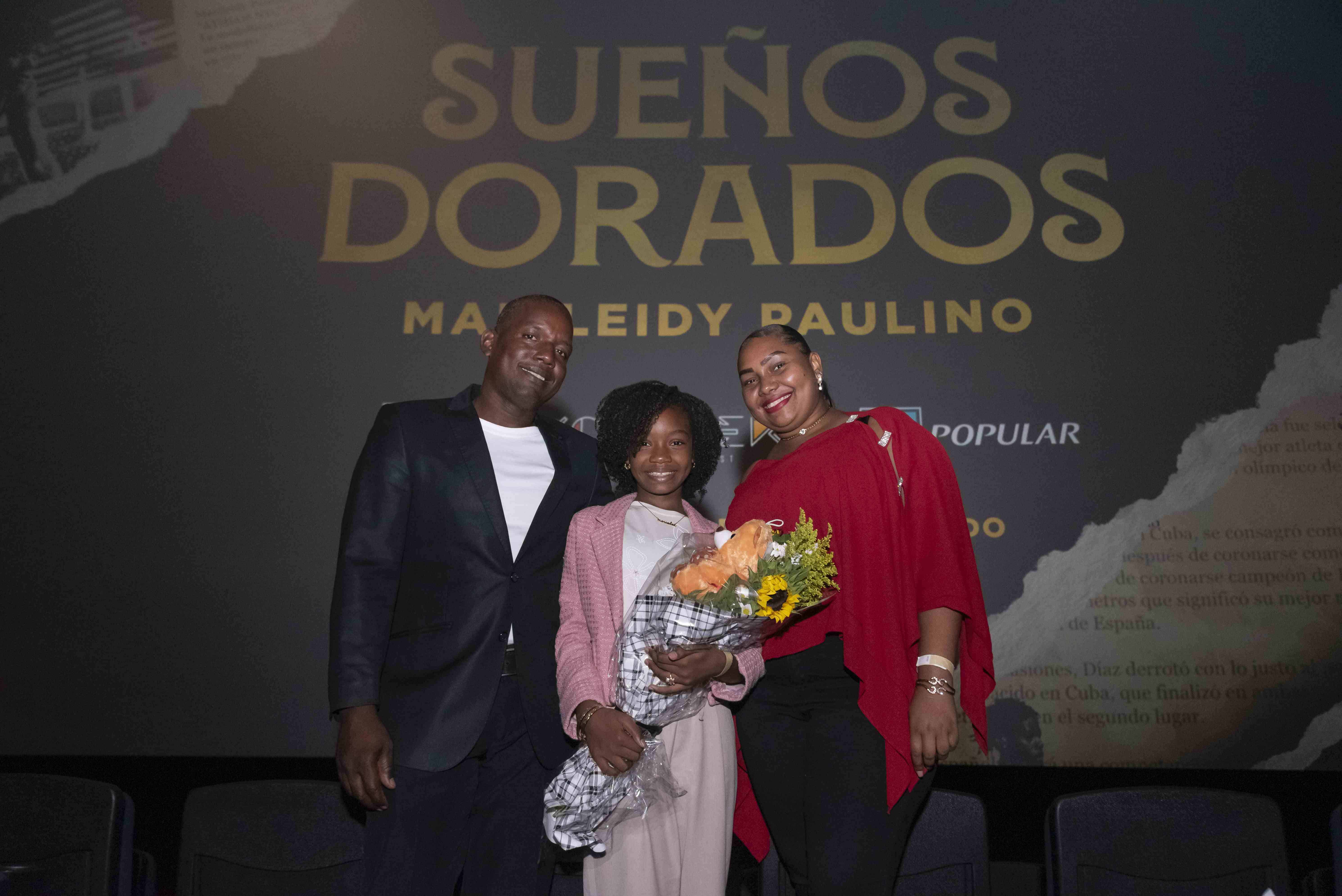  José Alberto Valdez, Diomeidy Díaz y Mariela Valdez.