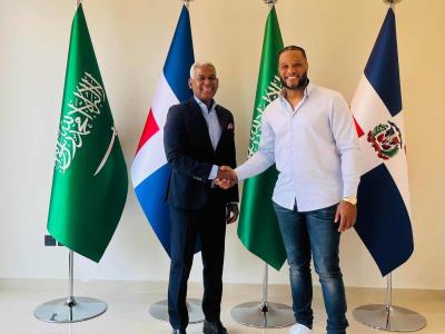 Canó visitó la embajada dominicana en Arabia Saudí