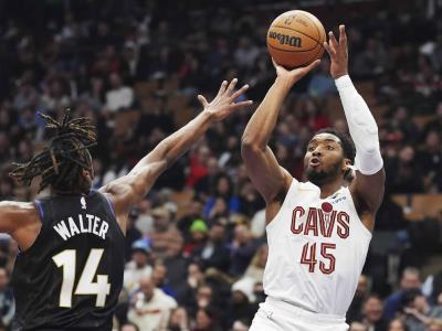 Cavaliers aplastan a Raptors en su octava victoria en nueve juegos