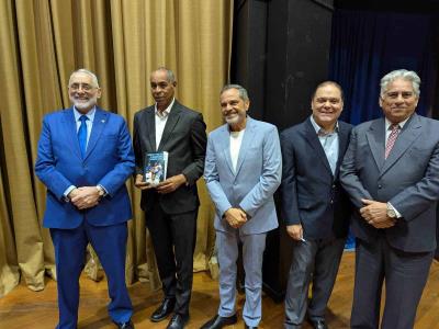 Circula el libro “Pioneros y proezas de dominicanos en Grandes Ligas"