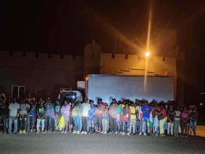 Detienen 156 haitianos en camión frigorífico, yipeta y caravana