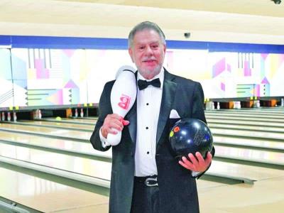 Don Rolando Sebelén al Pabellón de la Fama del Boliche de PUR