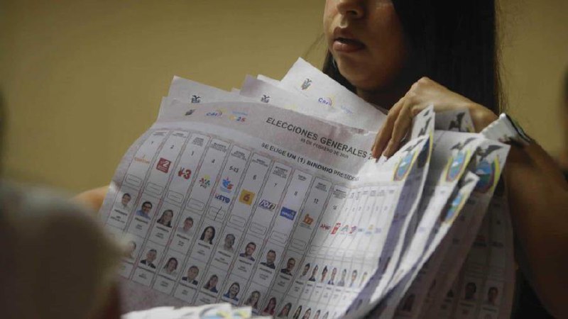 Ecuador tendrá segunda vuelta electoral entre el presidente Daniel Noboa y la correísta Luisa González