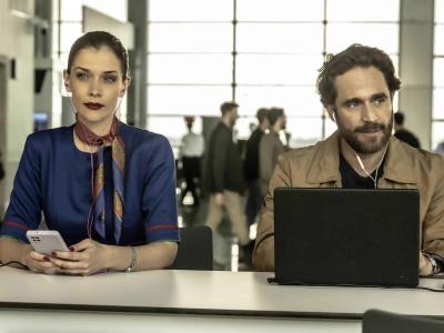 "El Hilo Rojo" conecta a los actores Michel Brown y Carolina Miranda