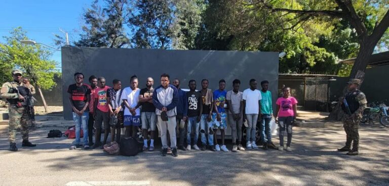 ¡En un sonata! Capturan a 16 nacionales haitianos con estatus migratorio irregular