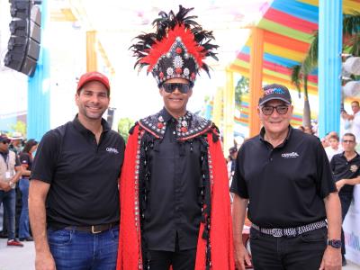 Félix Sánchez brilla como el Rey Momo en el Carnaval de Punta Cana