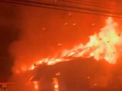 Incendio destruye local en Santiago