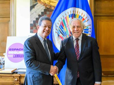 Leonel Fernández y Luis Almagro se reúnen en Washington