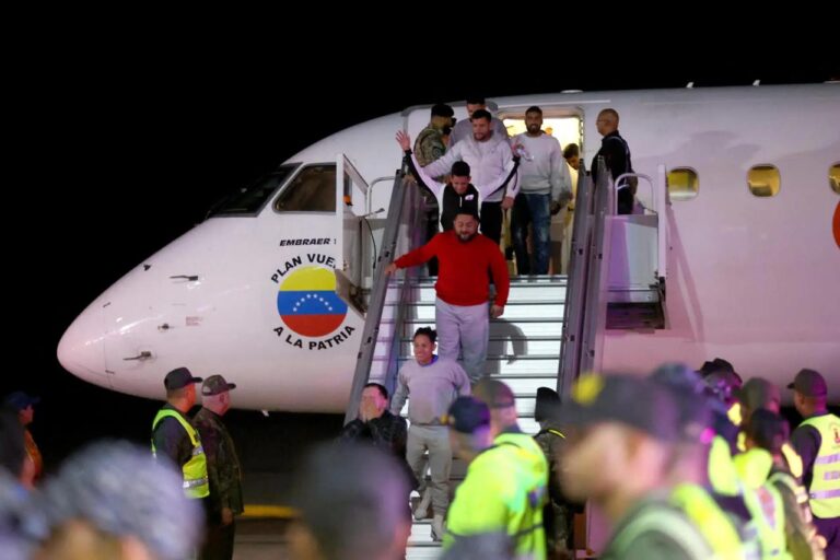 Llega a Venezuela primer grupo de 190 deportados desde Estados Unidos