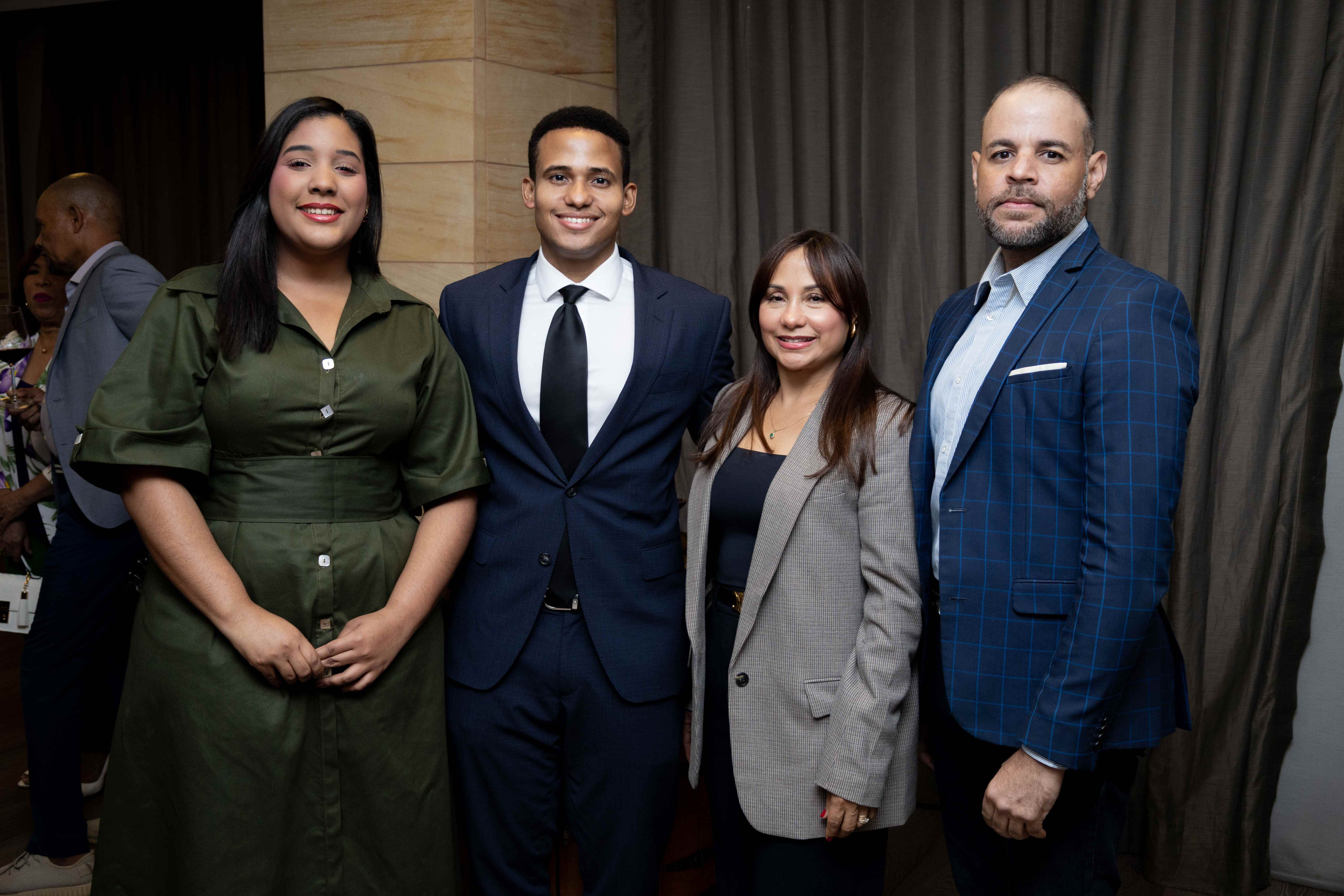 Shantal Astacio, Nicolás Calderón, Celina Rodríguez y Quilvio Cabrera.