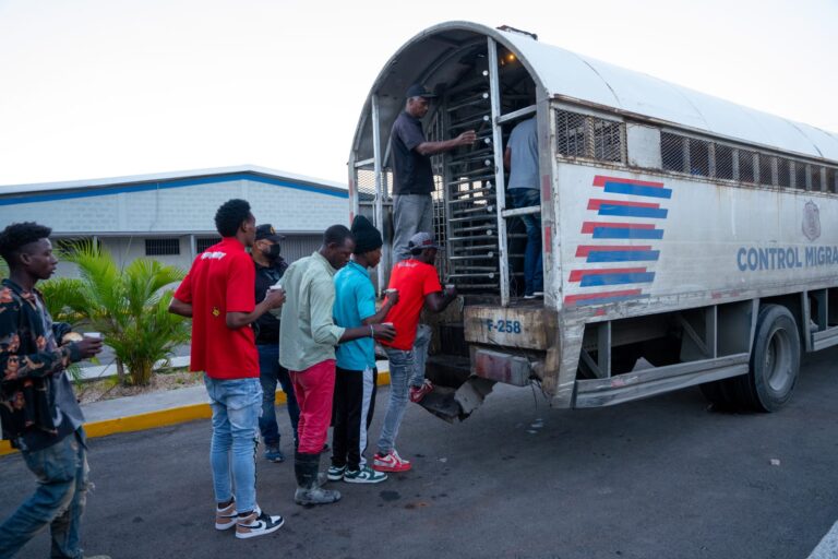 Migración deportó a 31,204 haitianos en enero.