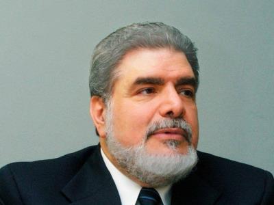 Pondrán a circular la traducción al mandarín del libro de Morales Lama