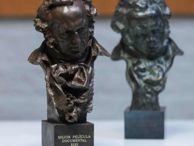 Ponen a la venta estatuilla del premio Goya en plataforma online