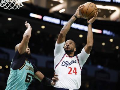 Powell y Leonard guían a Clippers hacia victoria ante Hornets