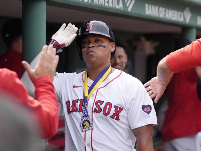 Rafael Devers no sería ni el primero, ni el último movido