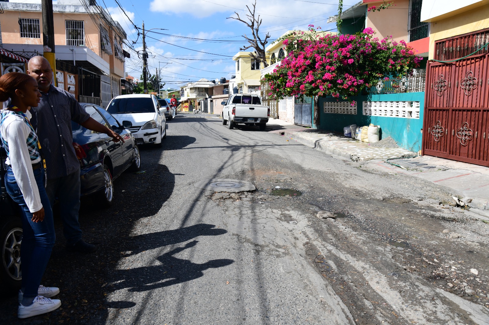 Residentes de Los Mina sufren por basura y malos olores