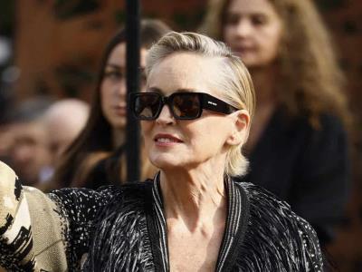 Sharon Stone asiste a desfile de Antonio Marras en Milán