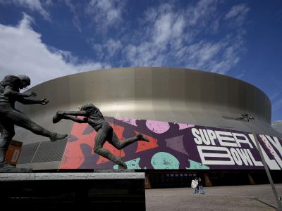 Super Bowl: Estrellas y deportistas llevan emoción a Nueva Orleans