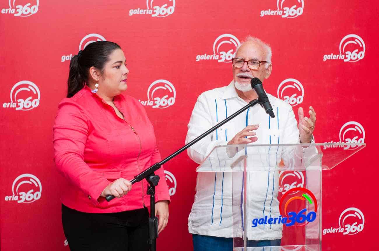 Willy Pérez agradeció el apoyo que recibió del centro comercial para la presentación de su exposición.