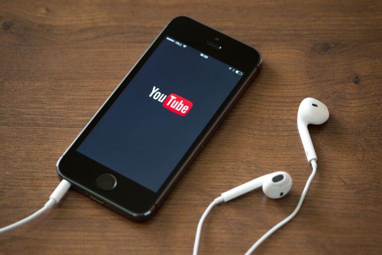 YouTube supera los 1,000 millones de espectadores mensuales de contenido de podcasts