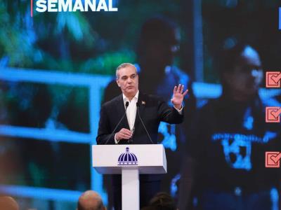 Abinader encabeza LA Semanal con la Prensa