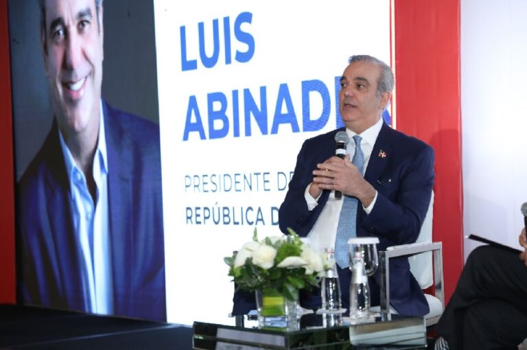 Abinader indica que su Gobierno ha elegido mejorar la eficiencia en vez de implementar una reforma fiscal