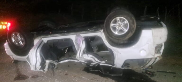 Accidente de yipeta en Monte Cristi deja dos haitianos fallecidos y más de 10 heridos